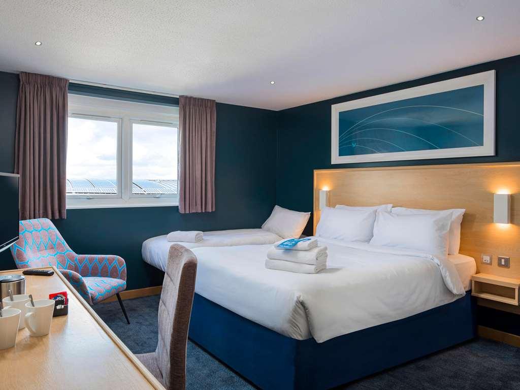 Travelodge Cheltenham Chambre photo