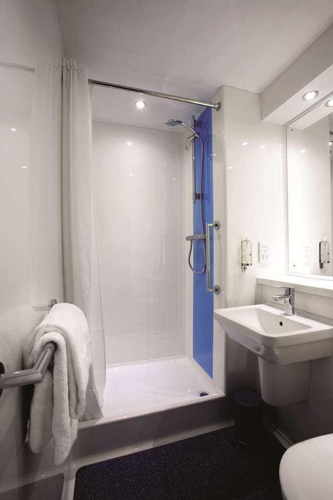 Travelodge Cheltenham Chambre photo