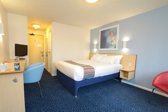 Travelodge Cheltenham Chambre photo