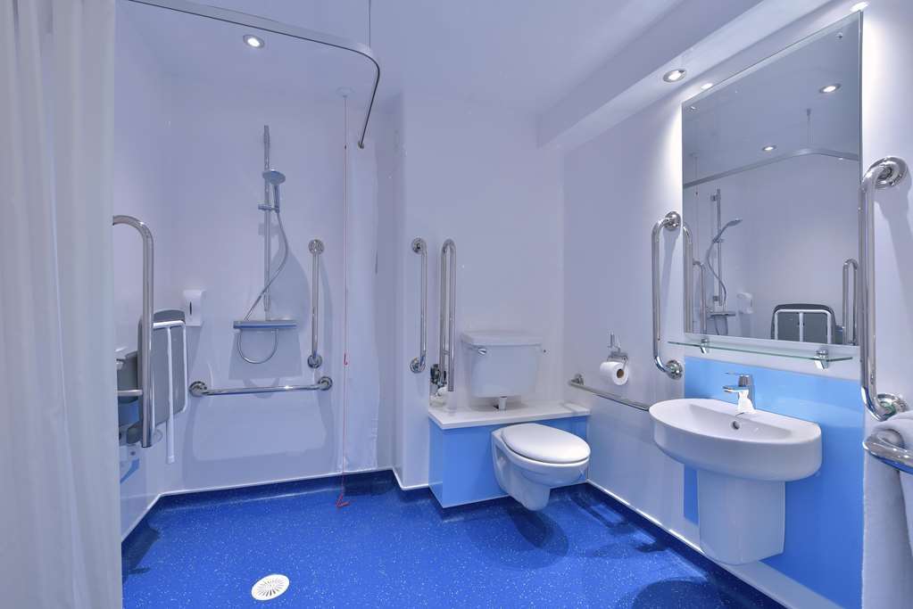 Travelodge Cheltenham Chambre photo