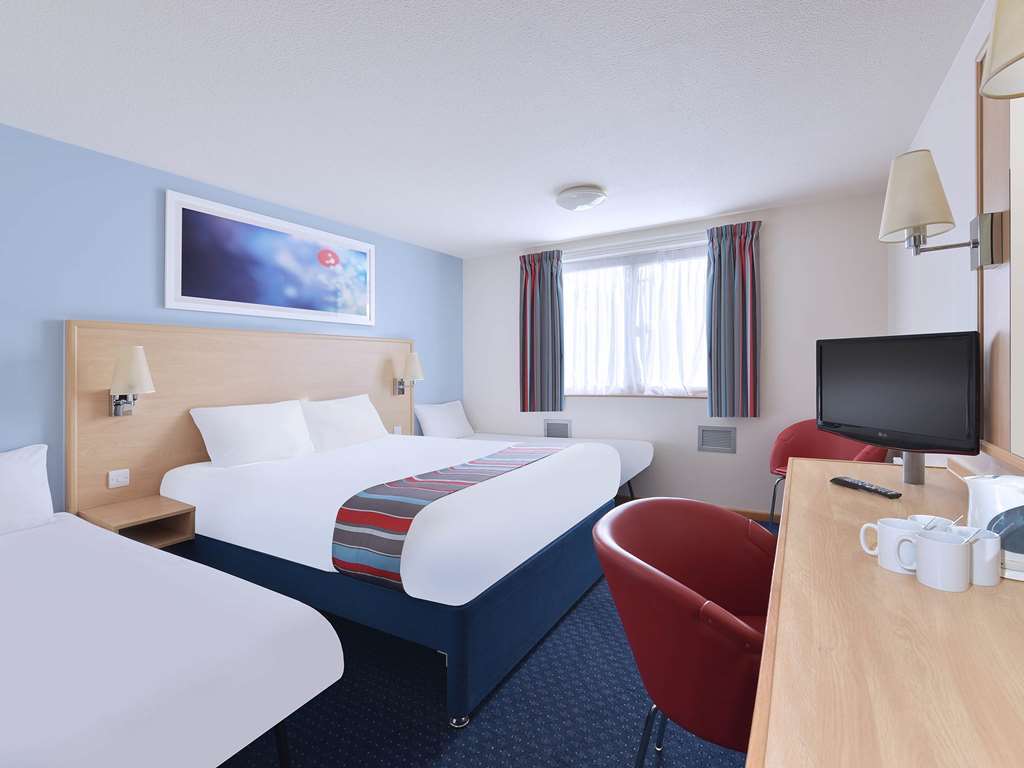 Travelodge Cheltenham Chambre photo