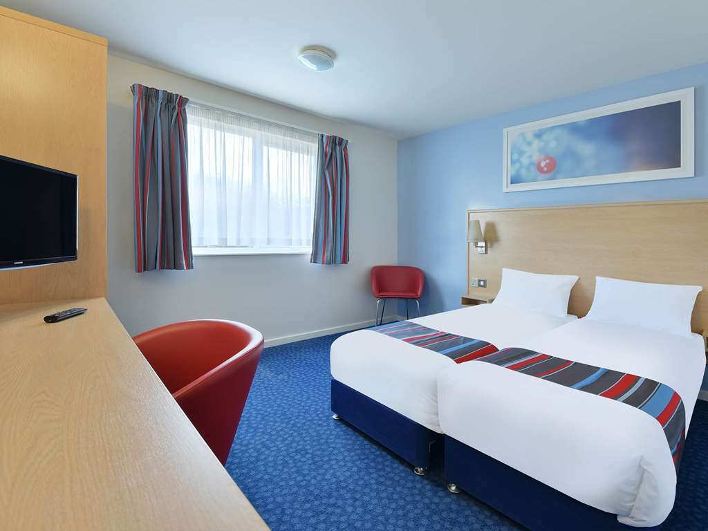 Travelodge Cheltenham Chambre photo